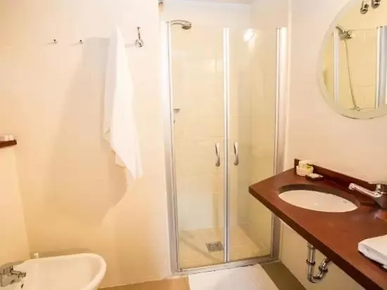Hotel Kalima 칼데스 데스트락